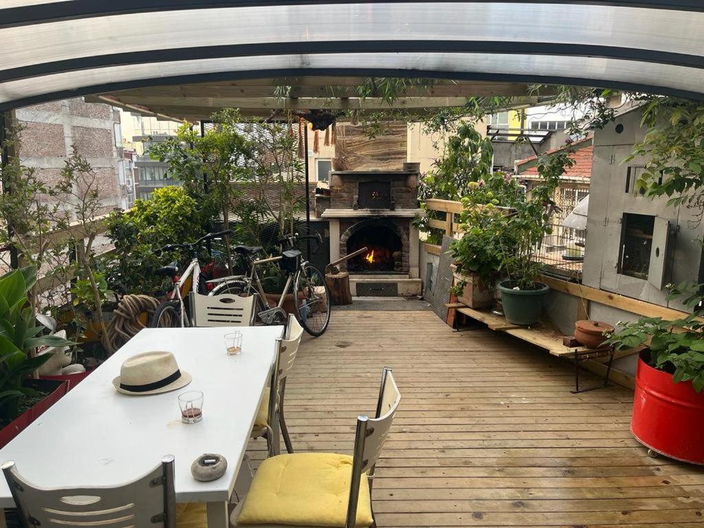 اسطنبول Central Apartment Kadikoy Terrace Bbq Close 2 Block Ferry Bull Metro Nighlife المظهر الخارجي الصورة