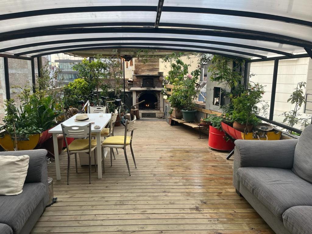 اسطنبول Central Apartment Kadikoy Terrace Bbq Close 2 Block Ferry Bull Metro Nighlife المظهر الخارجي الصورة
